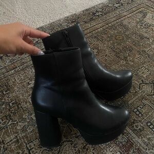 Steve Madden Grate Platform Bootie Black Leather